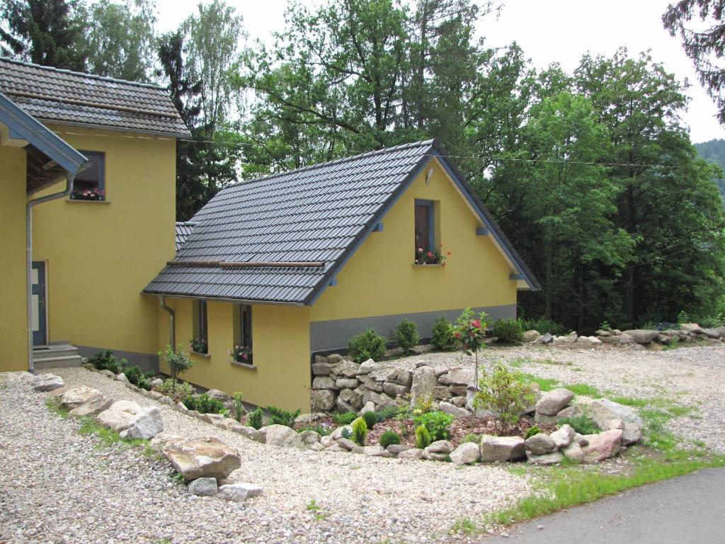 Krokus Apartamento Piechowice Exterior foto